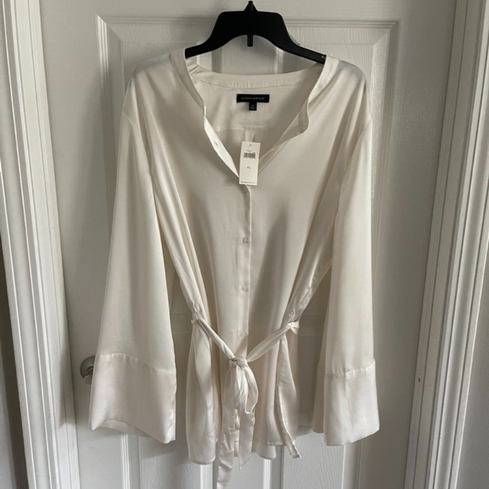 Banana Republic NWT Blouse with sash belt - Picture 1 of 5